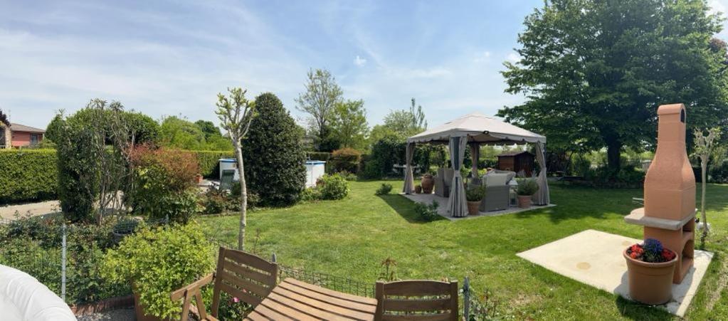 Casa Serenella B&B - Casa Vacanze Пьяццола-суль-Брента Экстерьер фото