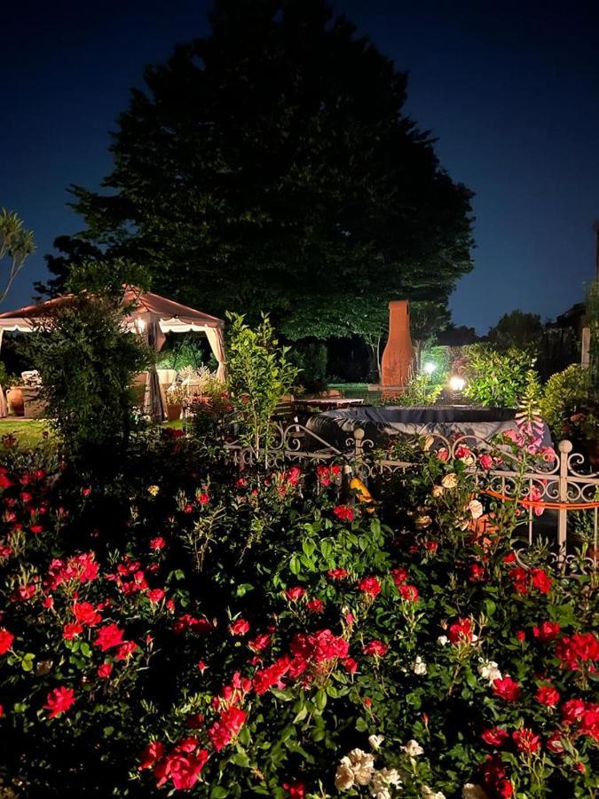 Casa Serenella B&B - Casa Vacanze Пьяццола-суль-Брента Экстерьер фото