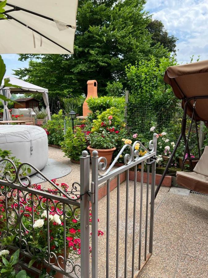 Casa Serenella B&B - Casa Vacanze Пьяццола-суль-Брента Экстерьер фото