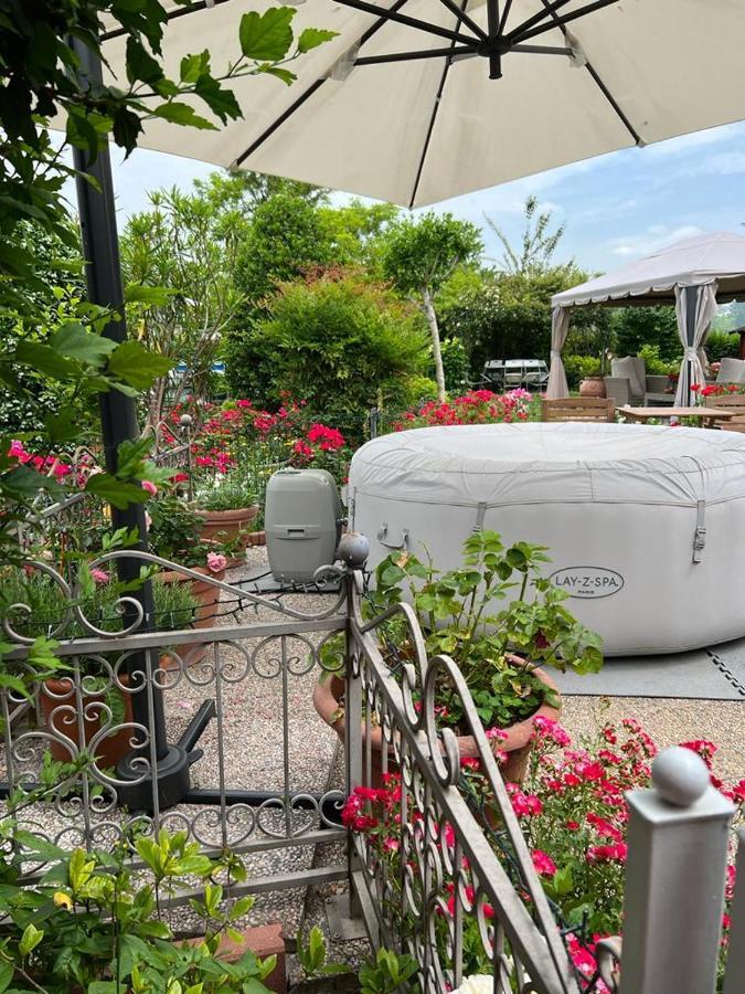 Casa Serenella B&B - Casa Vacanze Пьяццола-суль-Брента Экстерьер фото