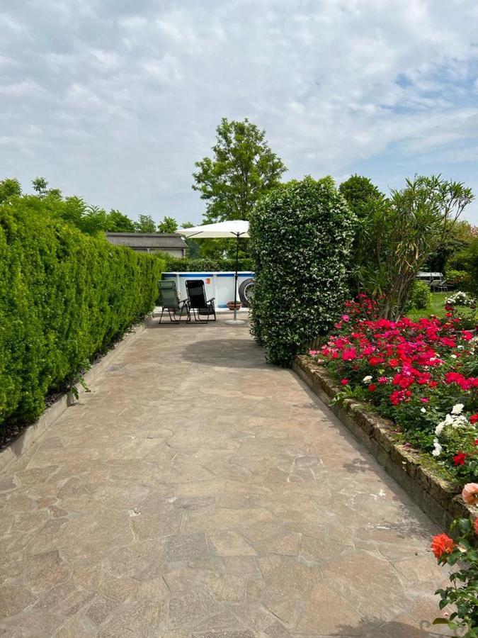 Casa Serenella B&B - Casa Vacanze Пьяццола-суль-Брента Экстерьер фото