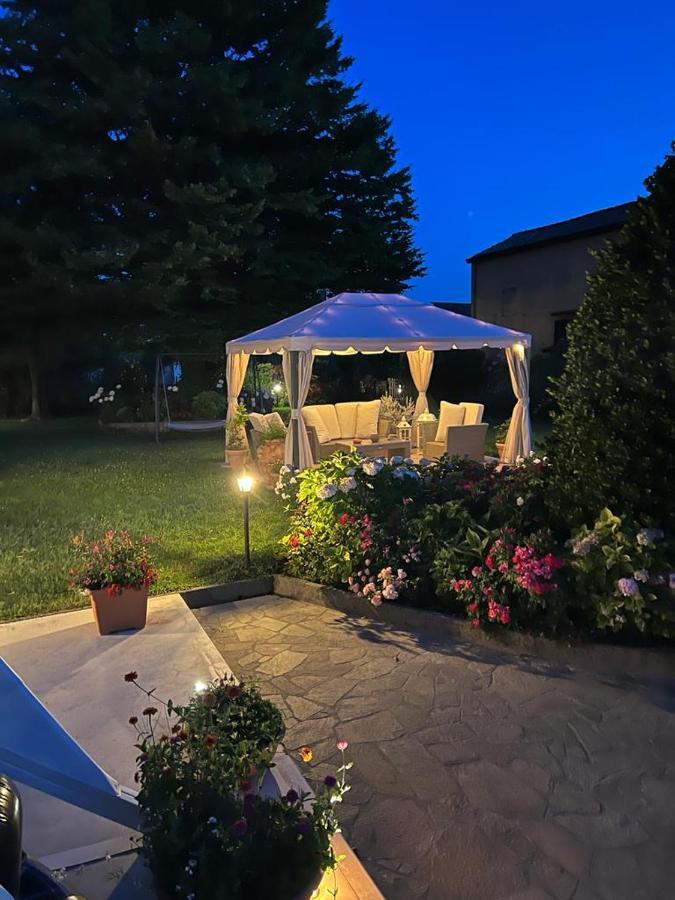 Casa Serenella B&B - Casa Vacanze Пьяццола-суль-Брента Экстерьер фото