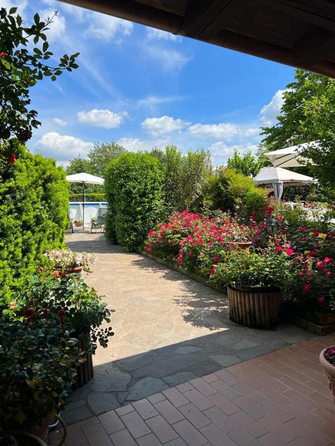 Casa Serenella B&B - Casa Vacanze Пьяццола-суль-Брента Экстерьер фото