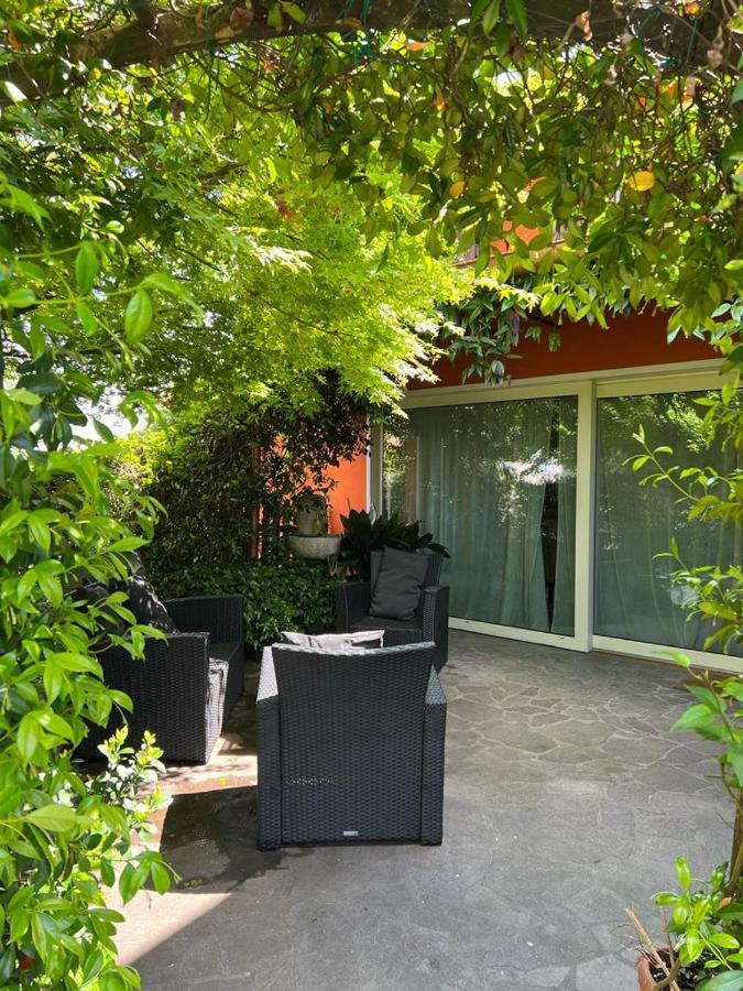 Casa Serenella B&B - Casa Vacanze Пьяццола-суль-Брента Экстерьер фото